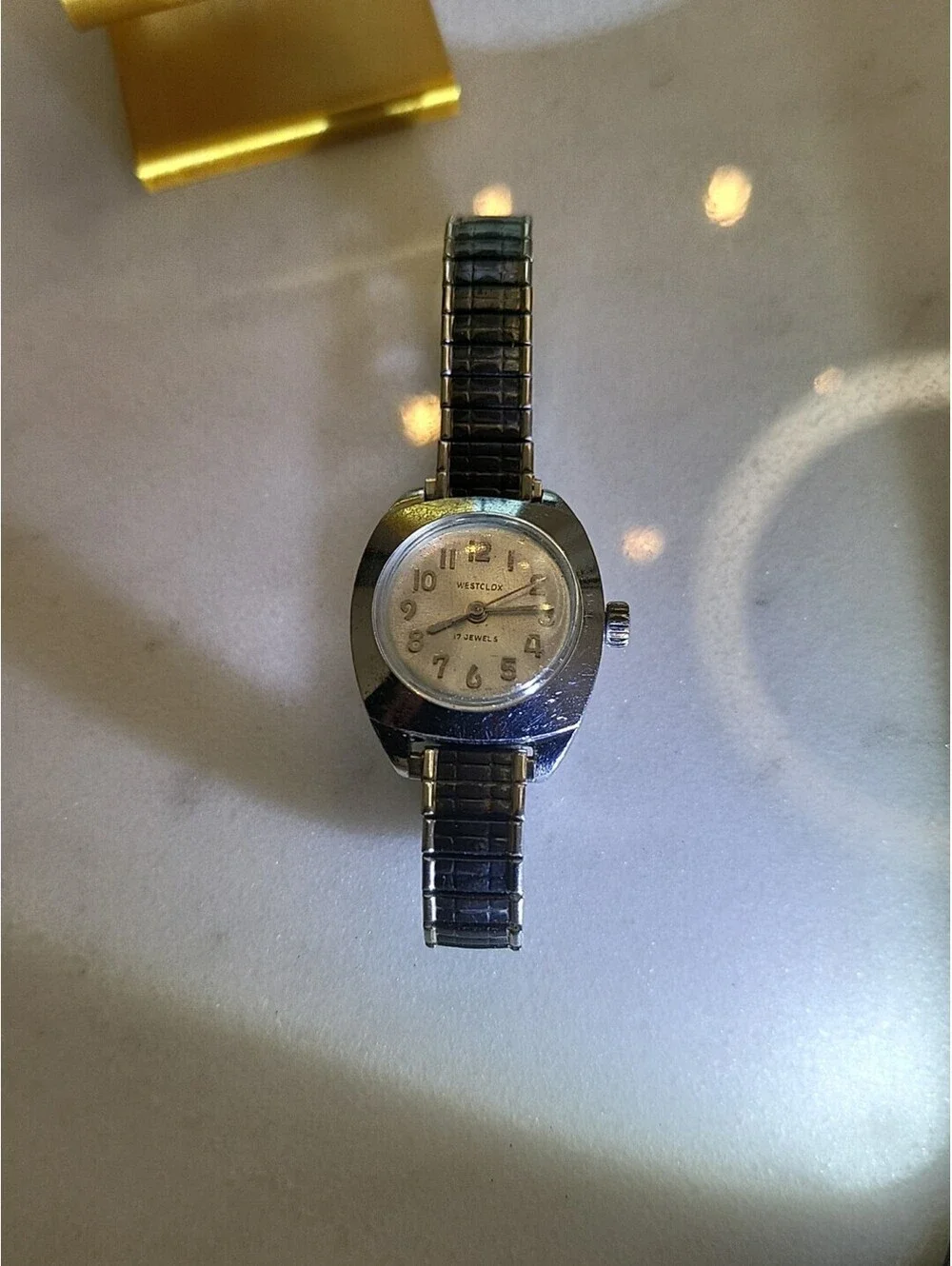 Vtg WestClox 17 Jewels windup Womens Watch UFO 1970s Working Stretch Beauty